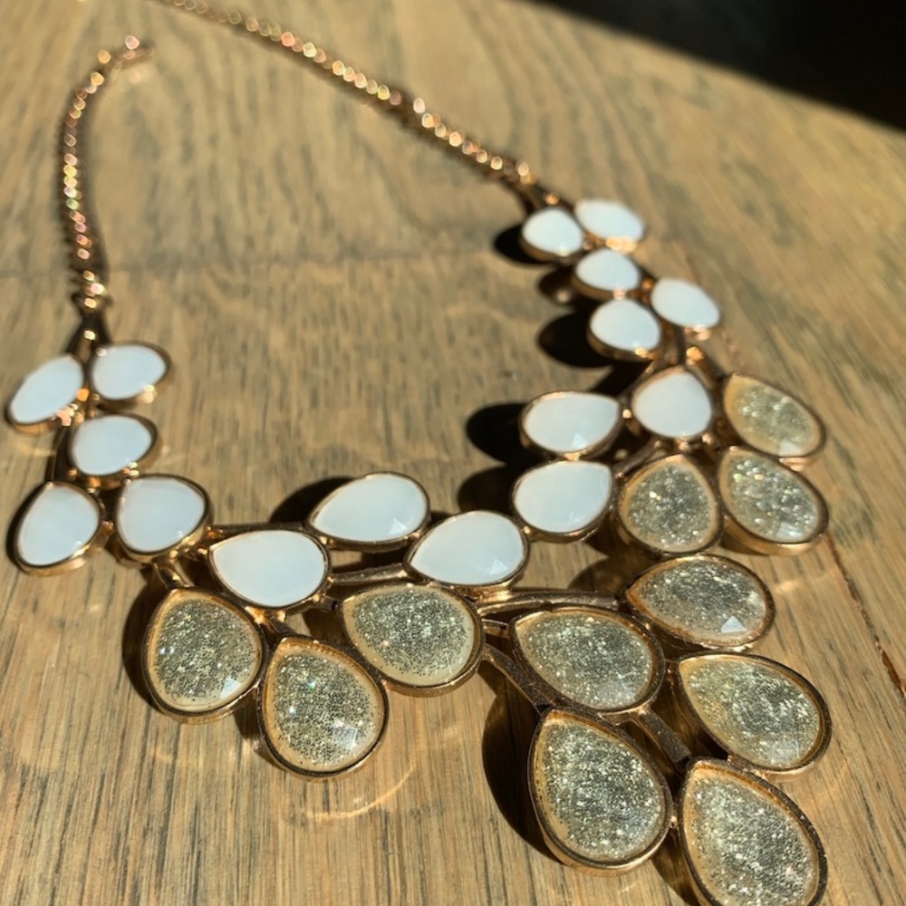 Akira Statement Necklace in Perfect Condition!